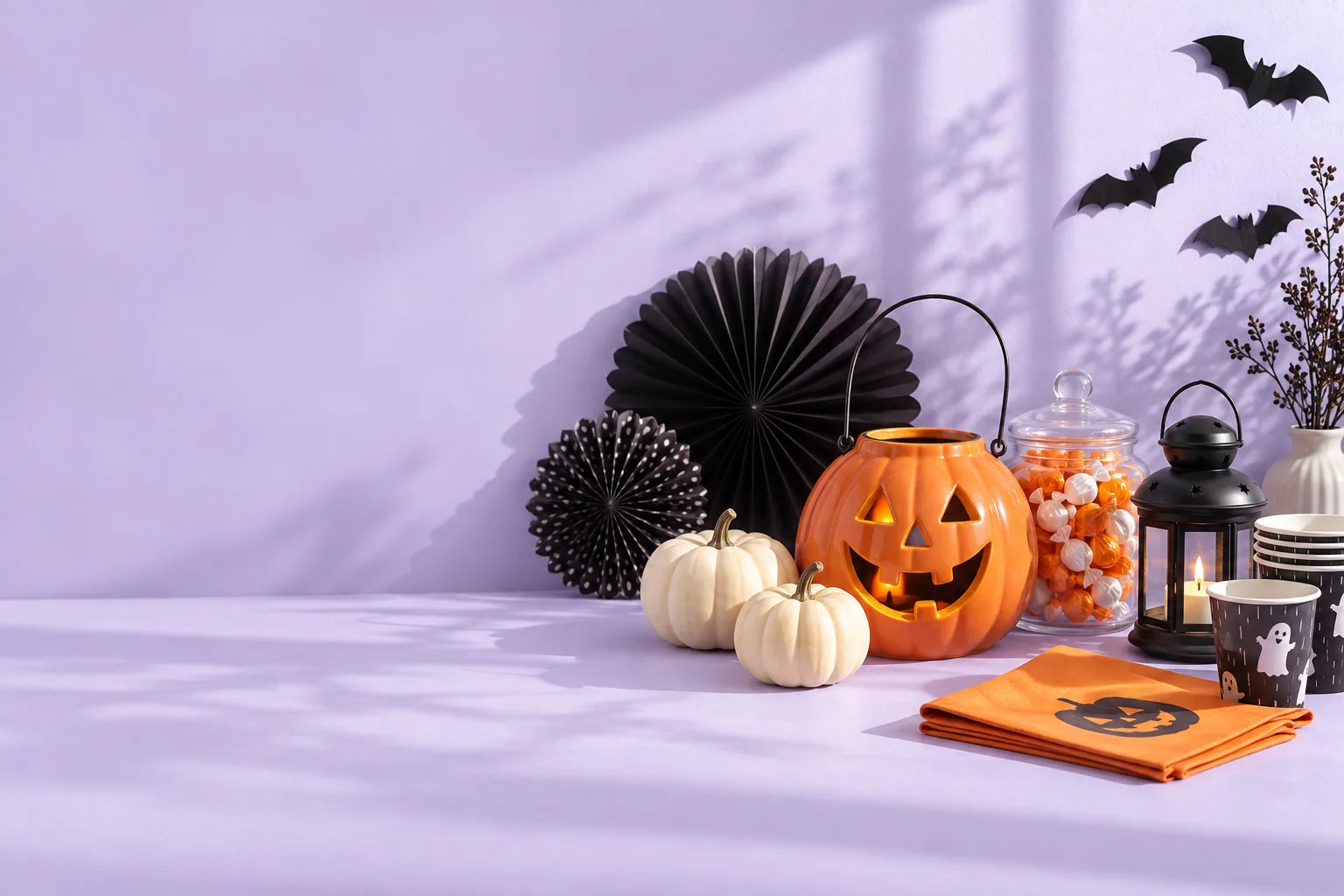 Ιδέα για Halloween με κολοκύθες, φαναράκια και διακοσμητικά πάρτυ